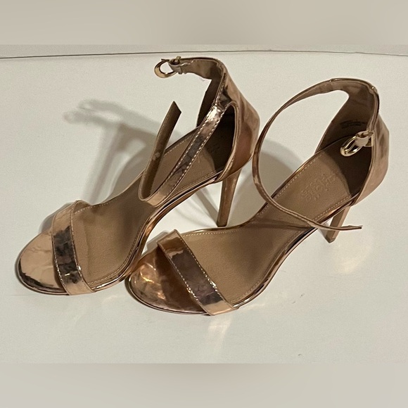 Charlotte Russe Single Soled Ankle Strap High stiletto Heel Sandals Sz:7gold - Picture 1 of 4